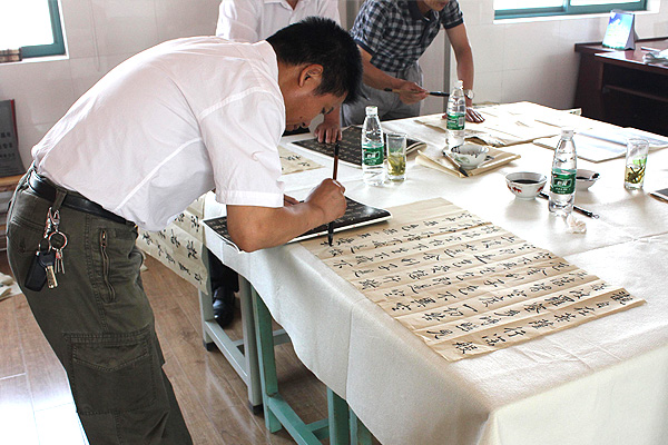 中國人民大學(xué)、北京師范大學(xué)王學(xué)嶺書法工作室在安邦集團面授會(圖3)