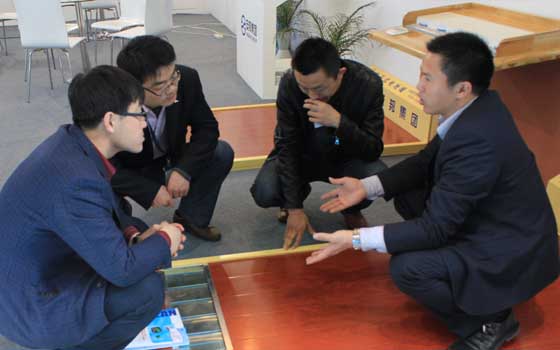 安邦集團參加中國（北京）國際供熱通風空調(diào)、衛(wèi)生潔具及城建設(shè)備與技術(shù)展會現(xiàn)場(圖8)