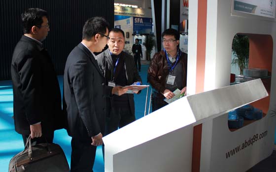 安邦集團參加中國（北京）國際供熱通風空調(diào)、衛(wèi)生潔具及城建設(shè)備與技術(shù)展會現(xiàn)場(圖5)