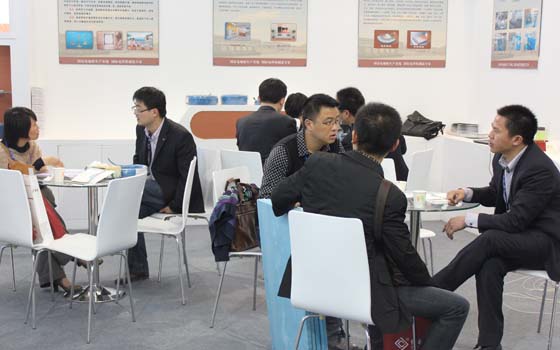 安邦集團參加中國（北京）國際供熱通風空調(diào)、衛(wèi)生潔具及城建設(shè)備與技術(shù)展會現(xiàn)場(圖4)